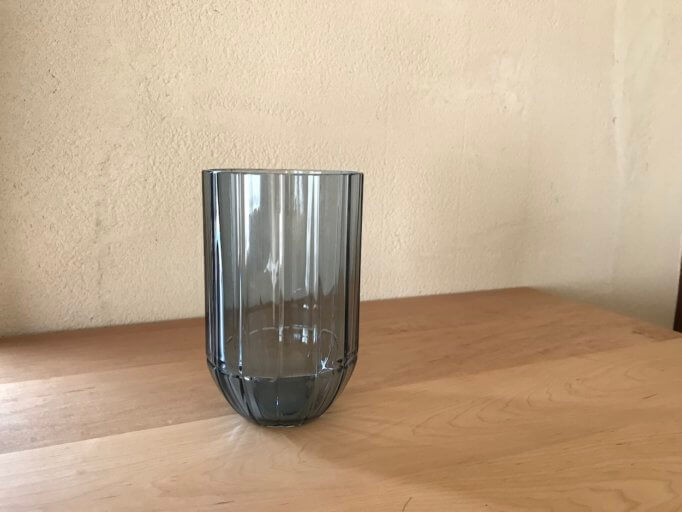 HAY color vase ブルー M かっこいいフラワーベース 古びた家
